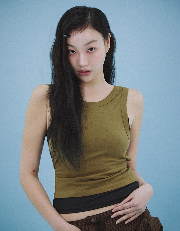 RA VIDE) STRING LAYERED TANK TOP OLIVE AND BLACK