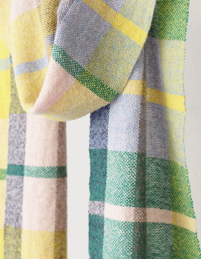 handwoventextile) Super Soft Lambs Wool Scarf (Y &amp; G)