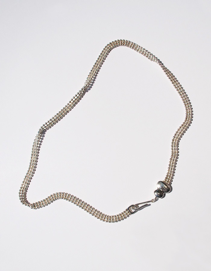 inodore) Mong-gle-e necklace