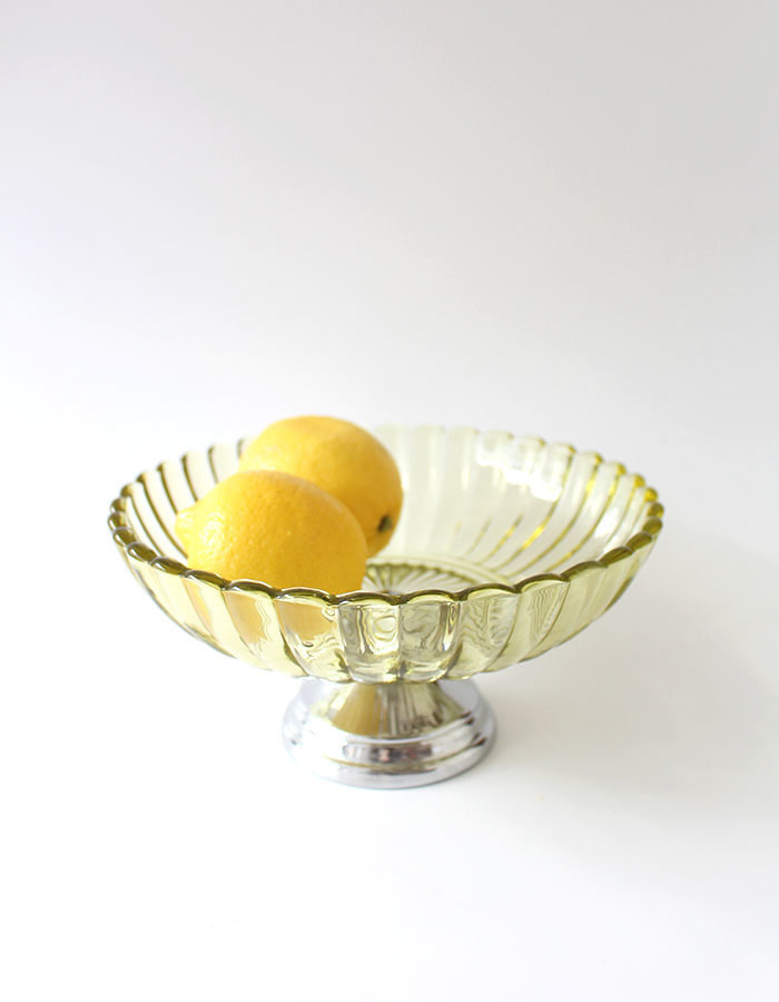 vintage) lime green glass bowl