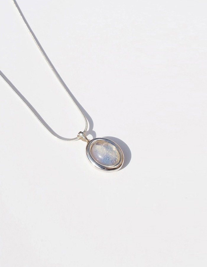 inodore) Pupil necklace _ white opal
