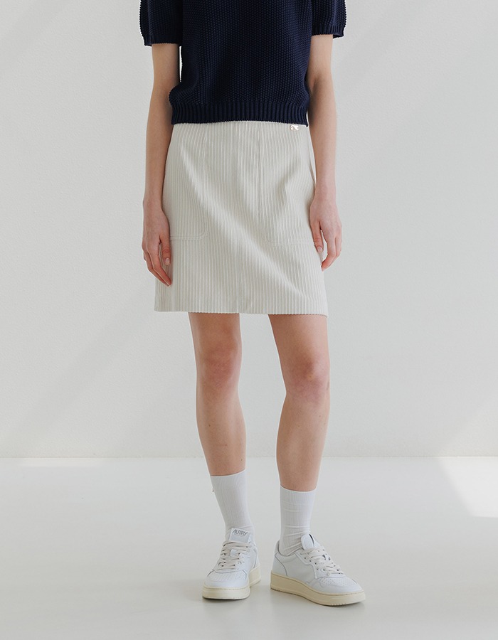 LENUEE) Daisy pocket mini skirt _ Ivory (쇼룸 판매 전용)
