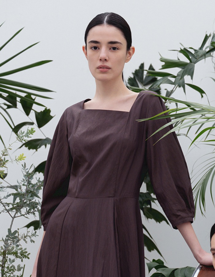 RE RHEE) SQUARE NECK PUFF SLEEVE DRESS CT