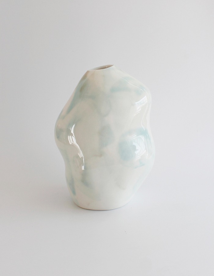nutceramic) pebble vase 2