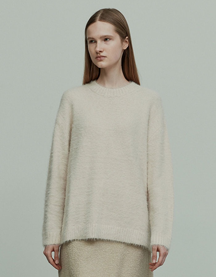 RE RHEE) RELAXED FIT KNITTED TOP BUTTER CREAM (10월 11일 순차배송)
