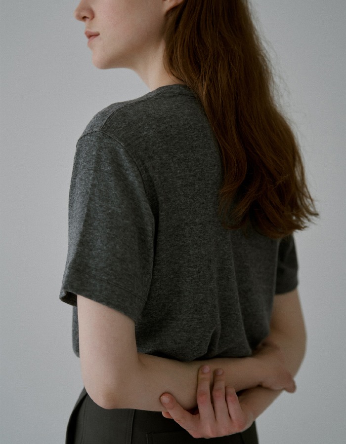 VERSCENT) Natural wool tee (charcoal)