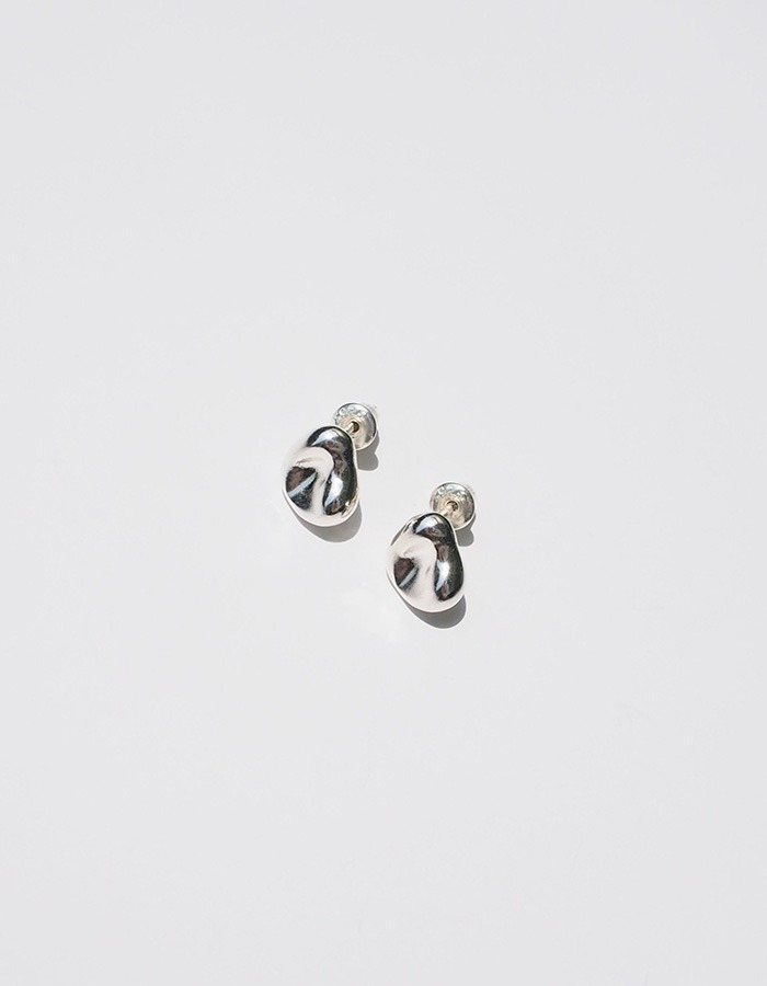 Inodore) Nuee earrings