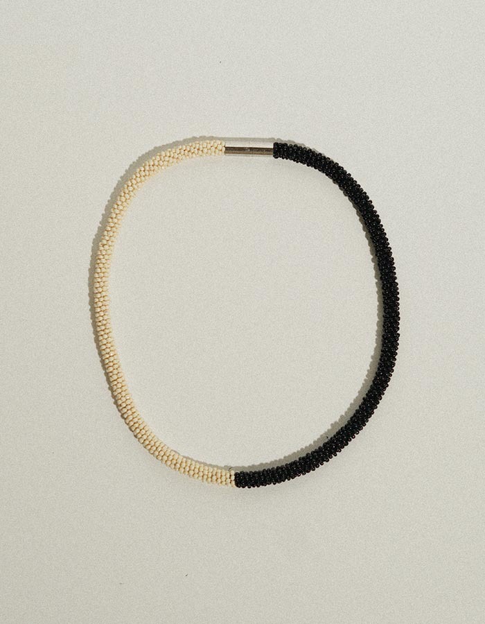 SOUSA) SOUSA Necklace (Black Ivory)