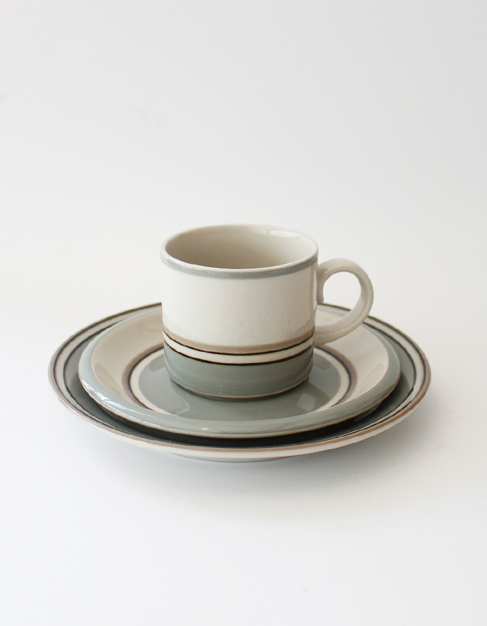 arabia finland) KURU cup &amp; saucer &amp; bread plate set
