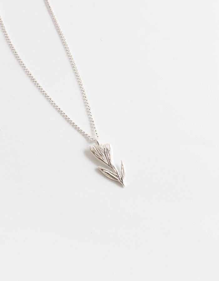 comma &amp; comma) LILY NECKLACE